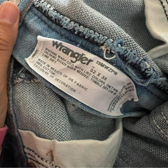 Wrangler Retro Bleach Wash Crop Jeans - Picture 9 of 9